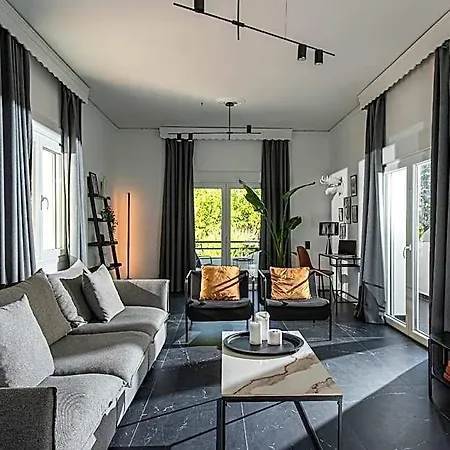 Icos Apartment *