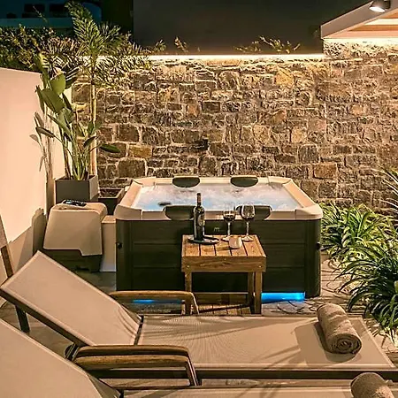 Icos Apartment